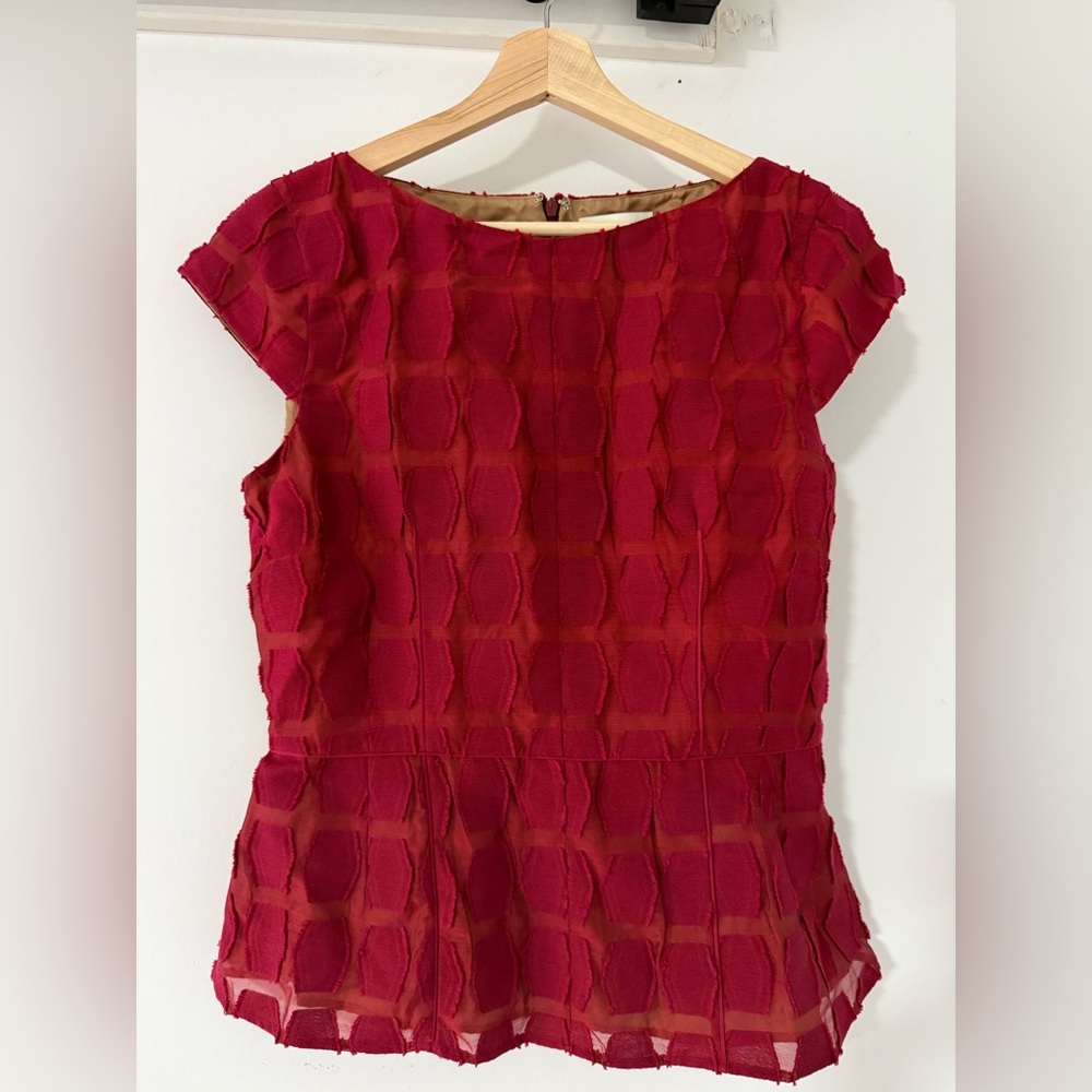 Elegant Tredici Como Red Textured Women's Top